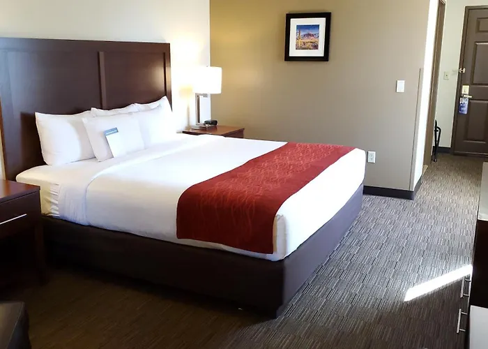 Hotel Comfort & Phoenix Sky Harbor Airport 3*