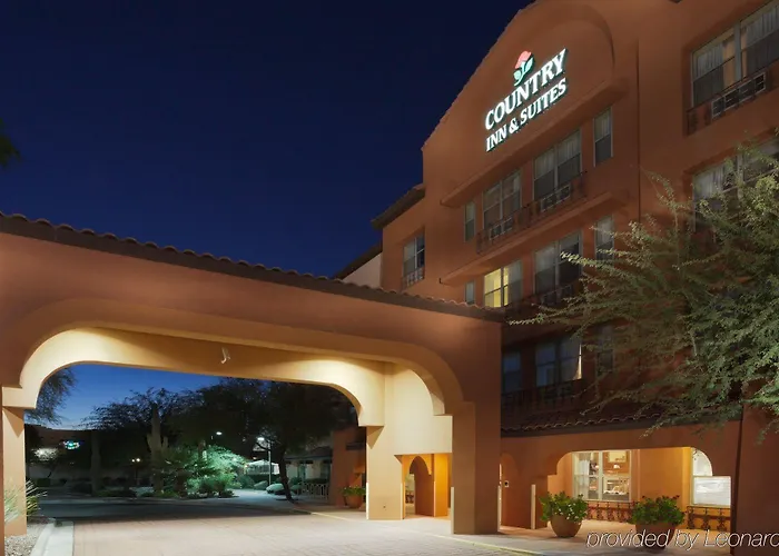 Comfort & Phoenix Sky Harbor Airport Hotel