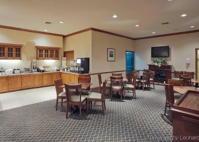 Comfort & Phoenix Sky Harbor Airport Hotel