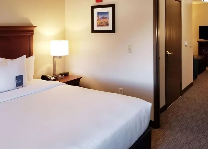 Comfort & Phoenix Sky Harbor Airport Hotel 3*