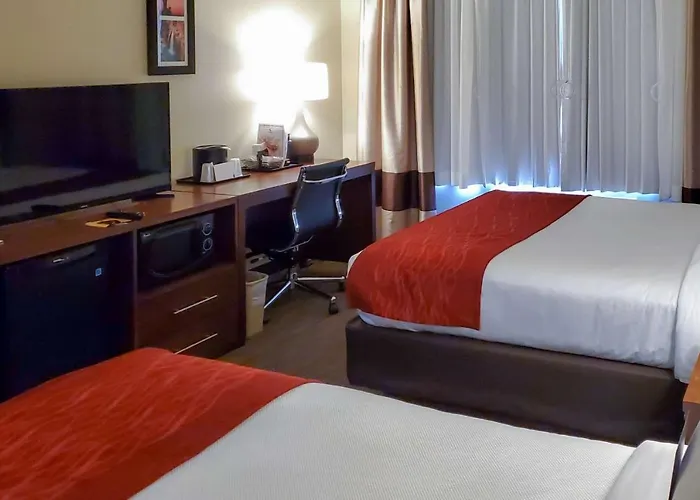 Comfort & Phoenix Sky Harbor Airport Hotel Tempe