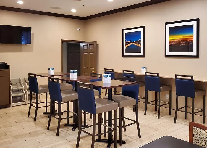 Hotel Comfort & Phoenix Sky Harbor Airport 3*